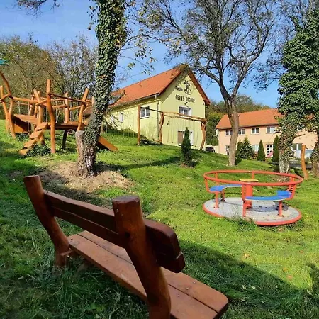 Cerny Kocour * Sarovy